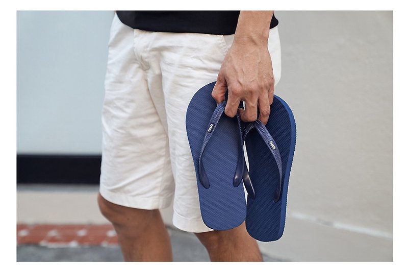 Men's TOP classic flip-flops waterproof and wear-resistant anti-slip flip-flops navy blue - รองเท้าแตะ - ยาง สีน้ำเงิน