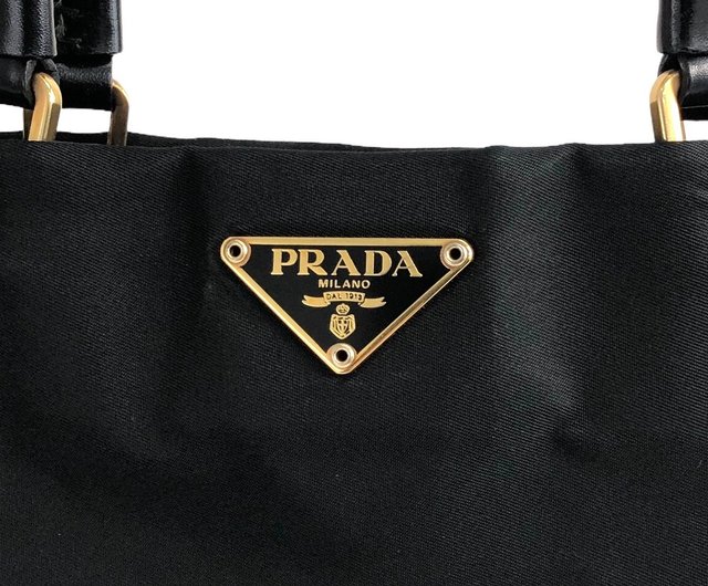 日本直送 名牌中古包 】PRADA プラダ ハンドバッグ ブラック トライアングルロゴ ナイロン トートバッグ vintage ヴィンテージ  6ihn7n - ショップ VintageShop solo トートバッグ・ハンドバッグ - Pinkoi