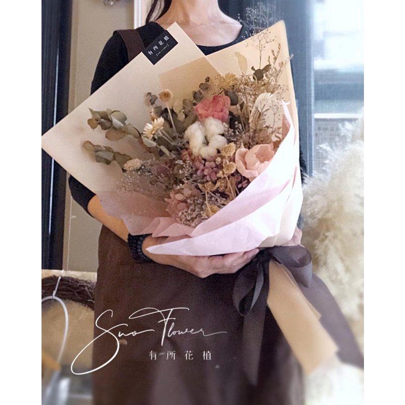 乾燥花花束/告白花束/求婚花束/生日禮物/畢業花束 - 乾燥花/永生花 - 其他材質 
