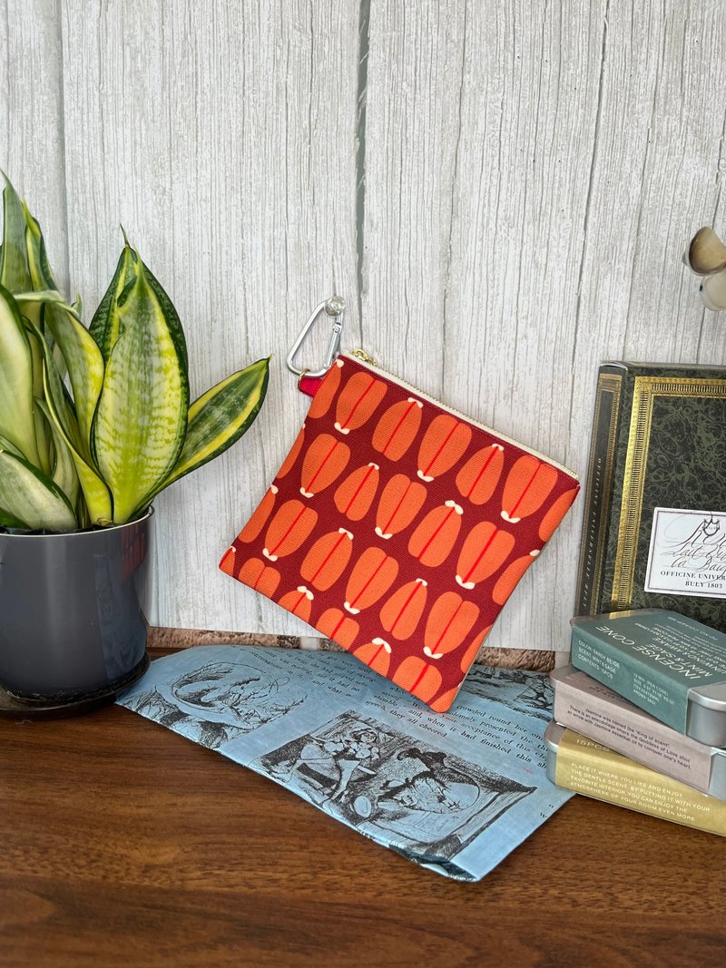 台湾カラスミ柄ポーチ - 化妝包/收納袋 - 棉．麻 紅色