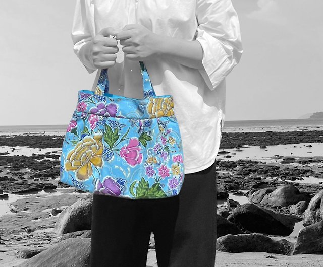 Batik Handmade Handbag - Shop Fishscales Handbags & Totes - Pinkoi