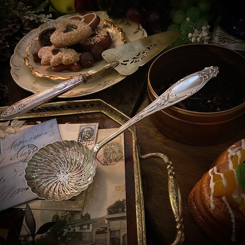法國 Belle Époque 時期Art Nouveau 全件純銀 植物紋穿孔濾茶勺 - 餐具/刀叉湯匙 - 純銀 銀色