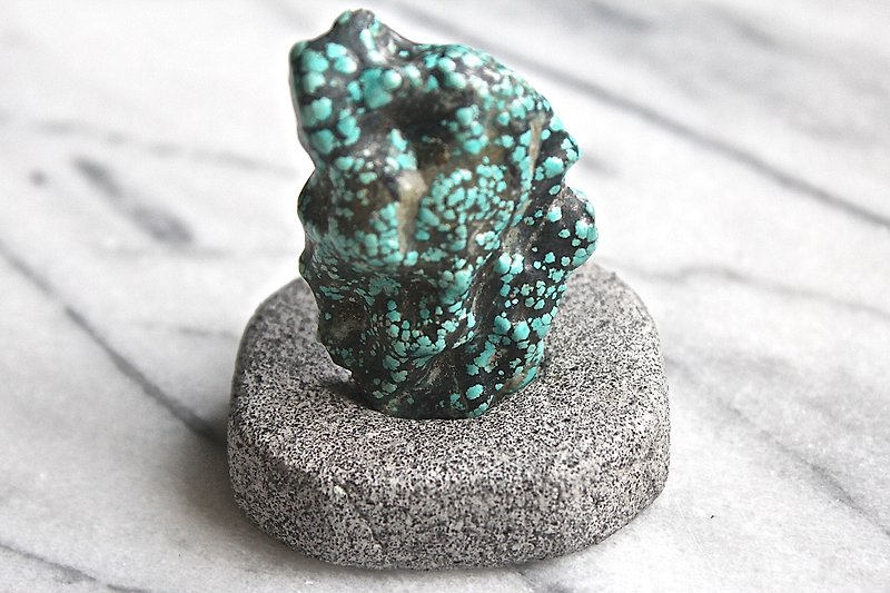 Stone planted SHIZAI ▲ turquoise / turquoise ore (with stand) ▲ - Items for Display - Gemstone Green