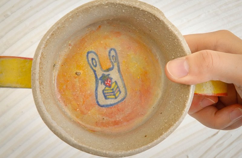 Take away a bowl with strawberry cake - Bowls - Pottery White