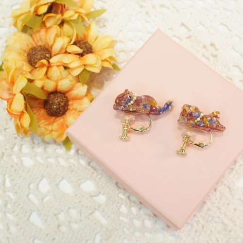 ドライフラワー猫ピアス - ショップ 30yrs Handmade ピアス