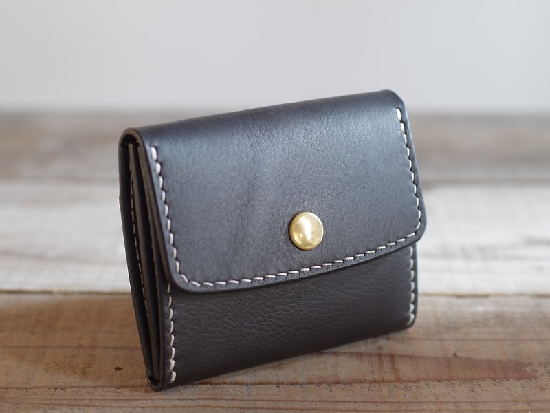 Nume leather hand-sewn compact wallet black - กระเป๋าสตางค์ - หนังแท้ สีดำ