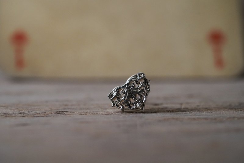 925銀撲克牌花色耳環-愛心 (E274) - 耳環/耳夾/耳骨夾 - 純銀 銀色