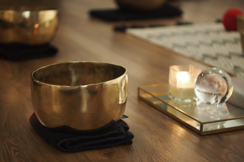 Singing bowl sound therapy night - Photography/Spirituality/Lectures - Other Materials 