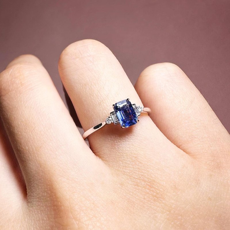 18K white gold cornflower blue sapphire ring - General Rings - Gemstone Blue