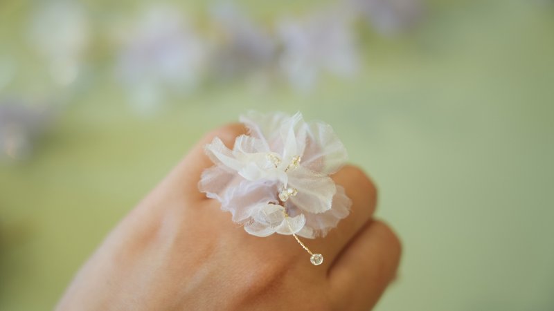 Gauze flower ring, handmade ring, bridal jewelry, antique jewelry - แหวนทั่วไป - ผ้าไหม ขาว