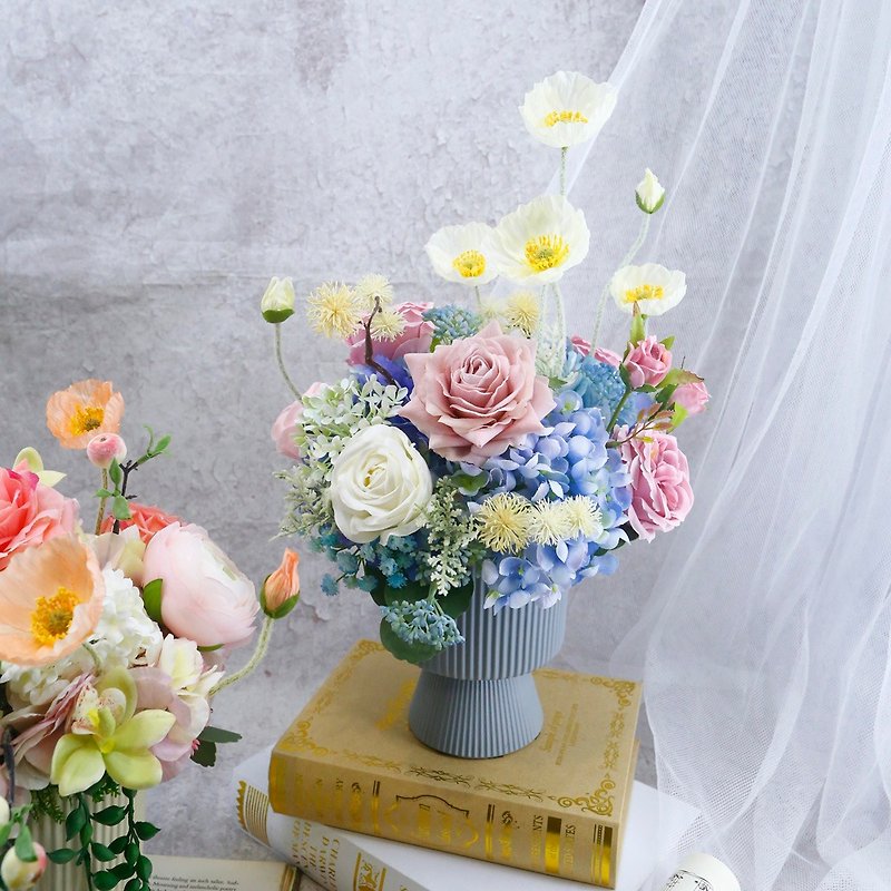 Elegant rose straight-lined pot fragrance flower arrangement/realistic flowers/flower gift/never fades/arrangement - ตกแต่งต้นไม้ - วัสดุอื่นๆ 