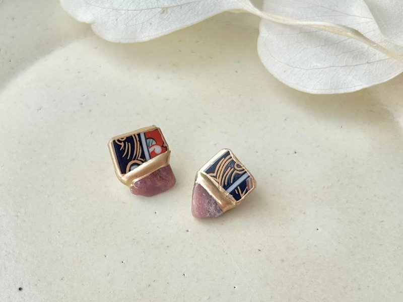【金具が選べる】有田焼　金継ぎ　ピアス　イヤリング　和柄　インカローズ　天然石　伝統工芸　No.128 - 耳環/耳夾/耳骨夾 - 陶 金色