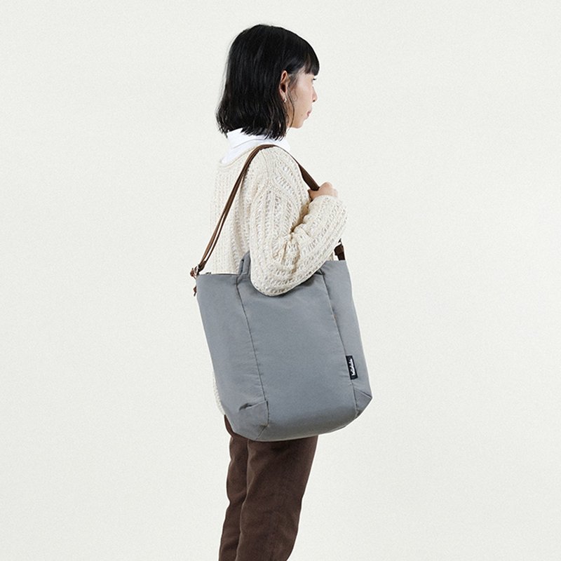 【FW25全新Wander系列】JULIAN 兩用日常手提包 (珍珠灰) - 側背包/斜背包 - 環保材質 灰色