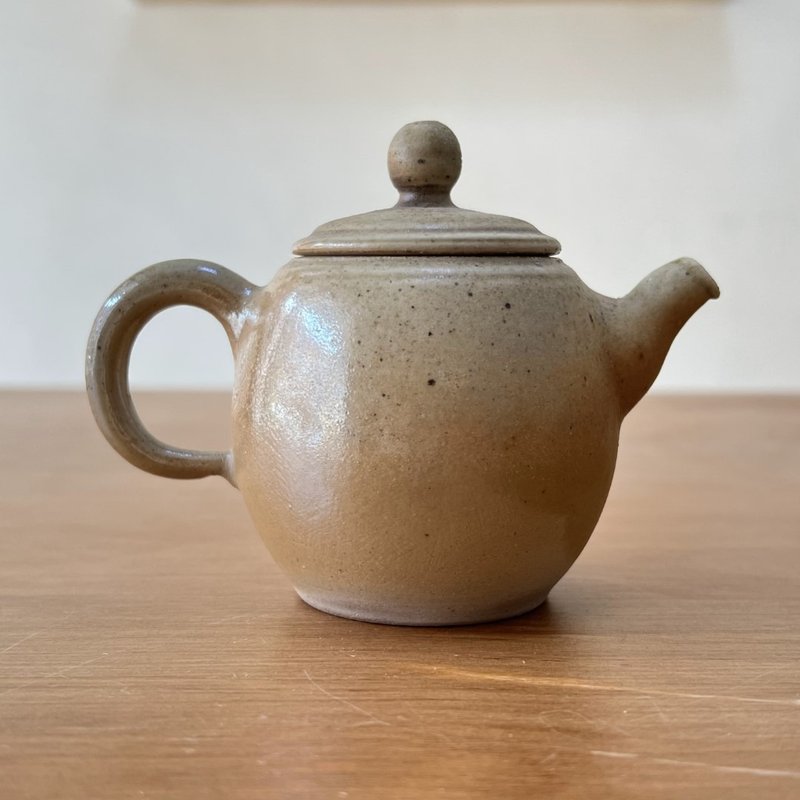 粉嫩金 柴燒陶茶壺 - 茶壺/茶杯/茶具 - 陶 金色