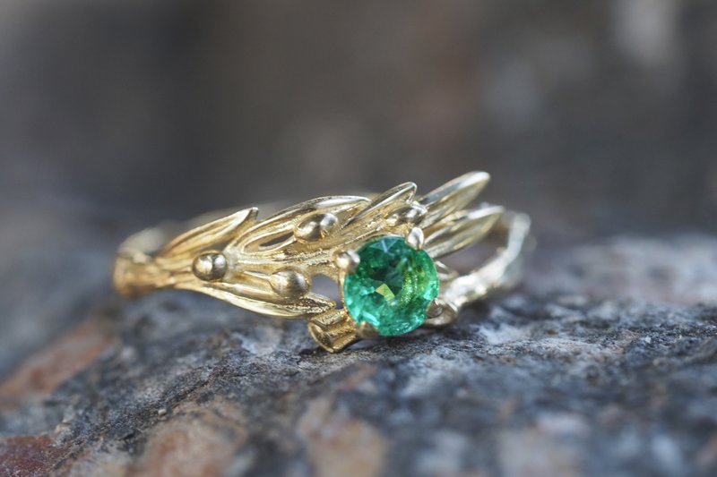Olive tree design gold ring with emerald. - 戒指 - 貴金屬 金色