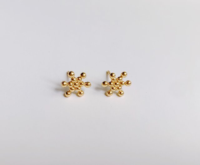 シルバービーズのピアス 雪花 ペア / シルバー 925、 K18メッキ - ショップ yutingjewellery ピアス・イヤリング -  Pinkoi