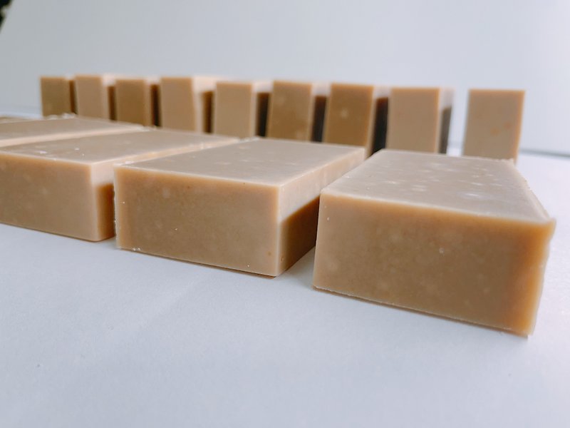 Pure natural handmade moisturizing soap(made in Taiwan) - Soap - Other Materials Purple
