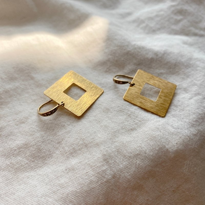 Square-Brass earrings - ต่างหู - ทองแดงทองเหลือง สีทอง