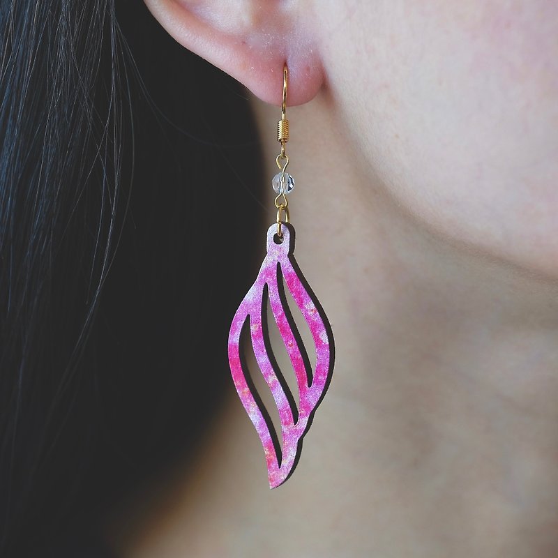 Wood earrings-Spiral Pink - ต่างหู - ไม้ สึชมพู