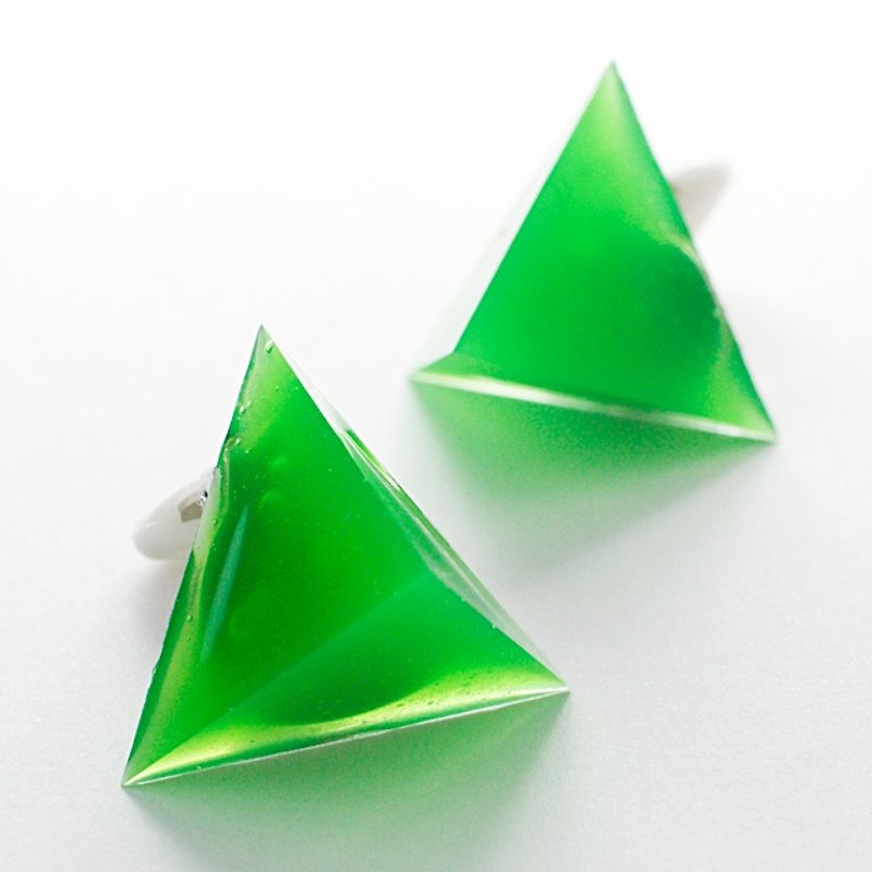 トライアングルイヤリング(あの風呂) - 耳環/耳夾 - 其他材質 綠色