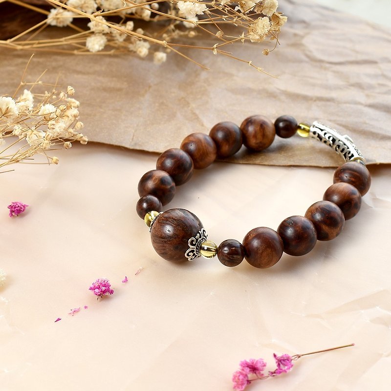 Xiao Nan Tuhua Flower Bracelet - Bracelets - Wood Brown