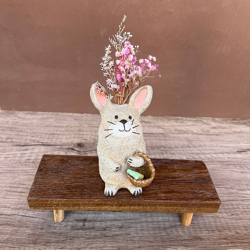 A Lu Bunny Pottery Flower Vessel/Gift/Hand- Painted Hand Painted アメリカ直輸入の高砂陶器は唯一無二 - 花瓶・植木鉢 - 陶器 多色