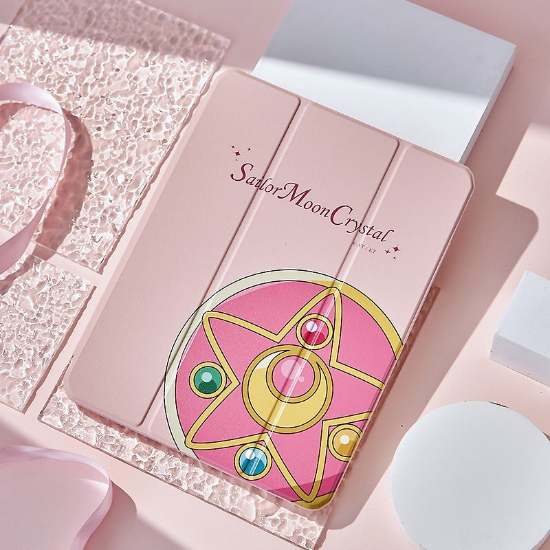 [Free Charm] Sailor Moon Crystal Moonlight Crystal Transformation Box iPad Tri-fold Protective Case - เคสแท็บเล็ต - พลาสติก หลากหลายสี