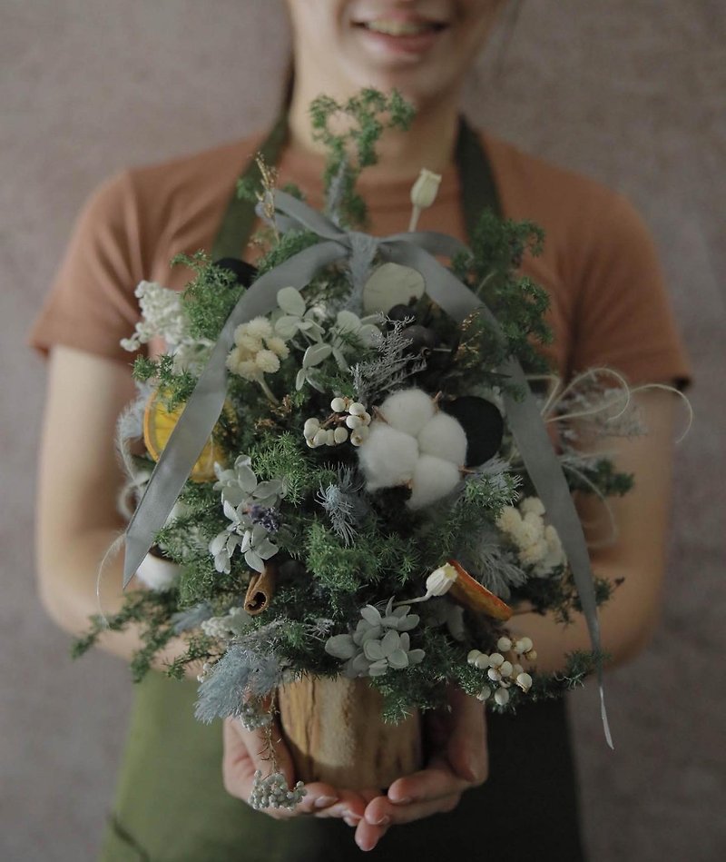 Christmas Tree/Cool Tones/Dry Preserved Flowers - ช่อดอกไม้แห้ง - พืช/ดอกไม้ 