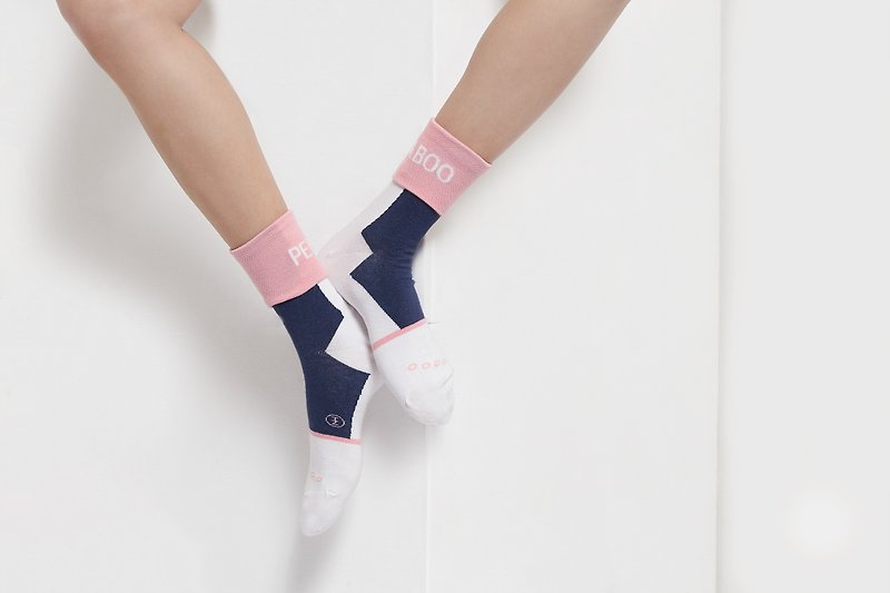 Nelissa Hilman x Goodpair Socks: PEEK-A-BOO系列: Peek-A-Boo米白色 | 短襪 | 長襪 | 男襪 | 女襪 | 色襪 | 設計師襪子 | 原創襪子 | 聯名設計 | 限量 - 襪子 - 棉．麻 