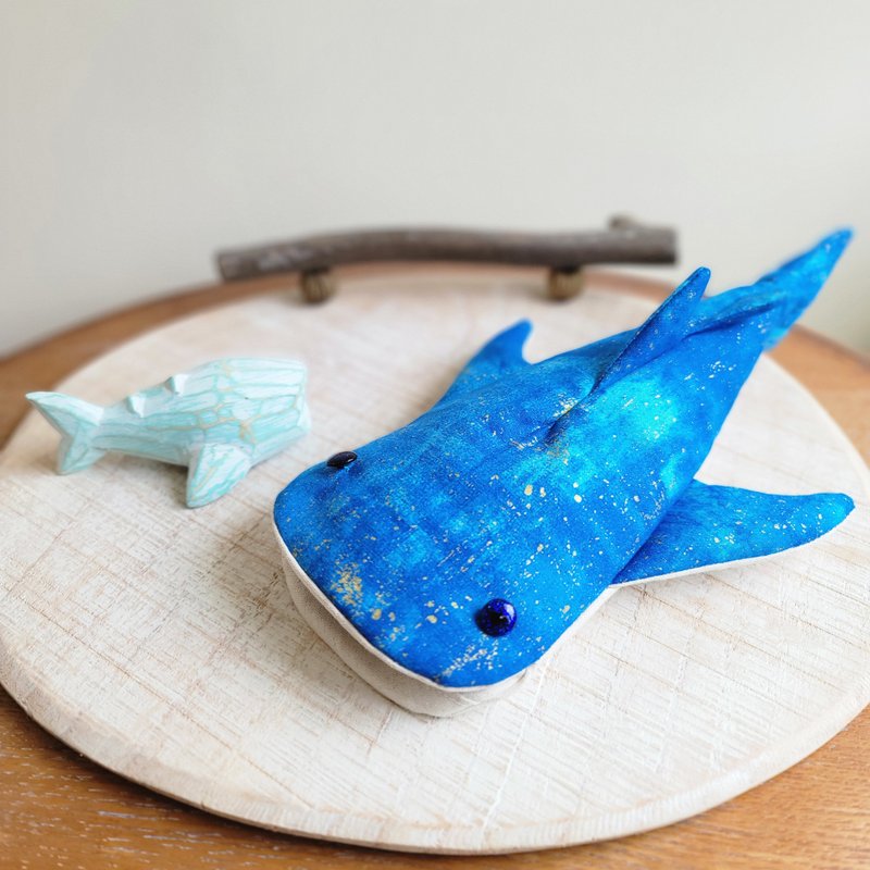 Whale shark shaped storage bag marine style - กระเป๋าเครื่องสำอาง - ผ้าฝ้าย/ผ้าลินิน สีน้ำเงิน