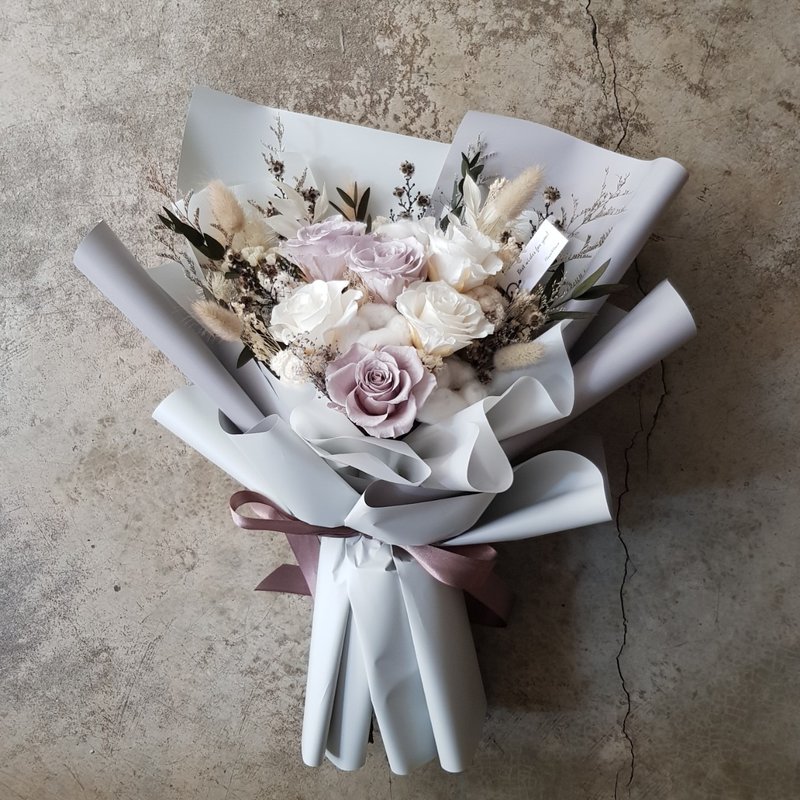 永生花+乾燥花│霧灰白玫瑰花束│配送限台北市區 - 乾燥花/永生花 - 植物．花 灰色