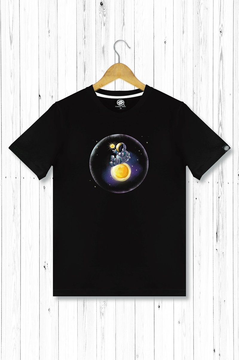 STATELYWORK Astronaut Men's Short T-Shirt - เสื้อยืดผู้ชาย - ผ้าฝ้าย/ผ้าลินิน 