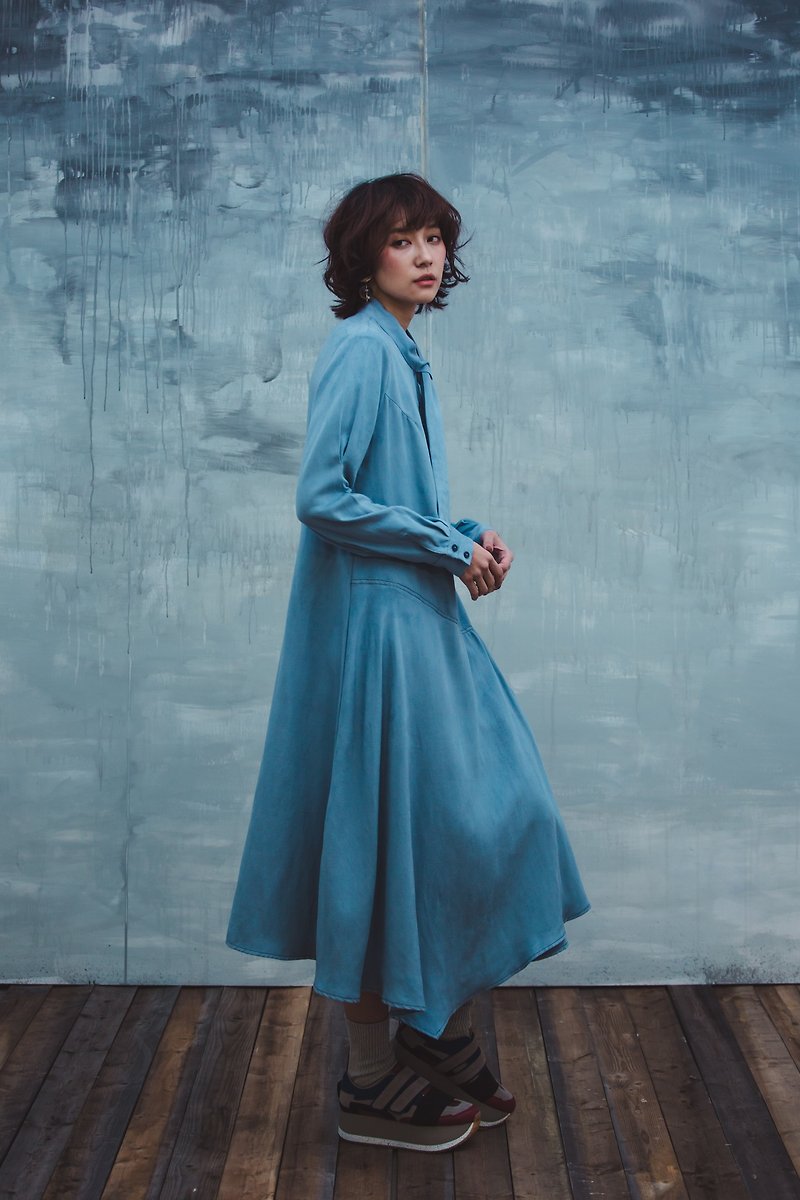 サテンスエードの傘の長いドレス - ワンピース - ポリエステル ブルー