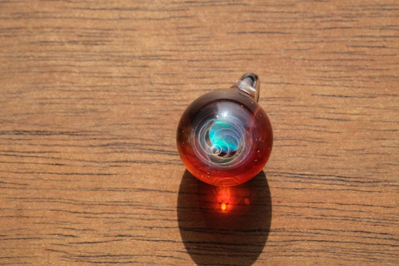 One-bite Galaxy 一口宇宙琉璃吊墜 22 - 項鍊 - 玻璃 紅色