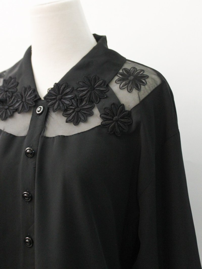 復古日本製花朵鏤空寬鬆長袖古黑色著襯衫 Vintage Blouse - 女襯衫 - 聚酯纖維 黑色