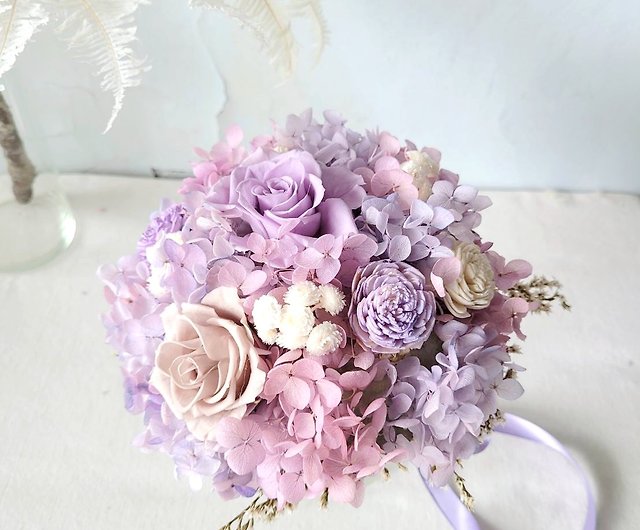 light purple flower bouquet