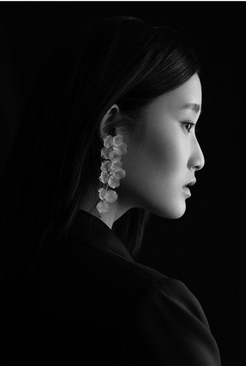 Jasmine Earrings 3 flowers-  施華洛世奇水晶耳環