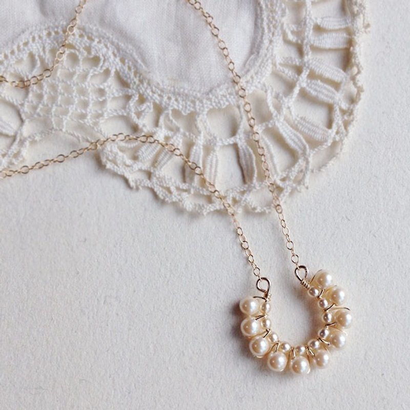 14 kgf vintage glass pearl hose shoe necklace 424 - Necklaces - Glass White