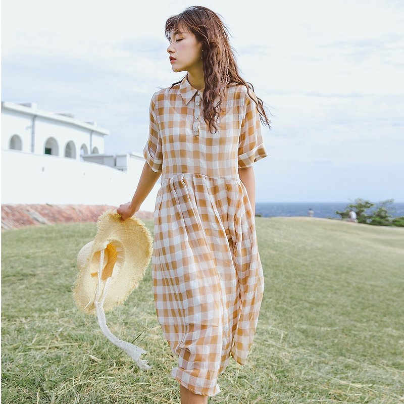 Anne Chen 2018 summer new style literary women's large plaid shirt-style dress dress - ชุดเดรส - เส้นใยสังเคราะห์ สีกากี