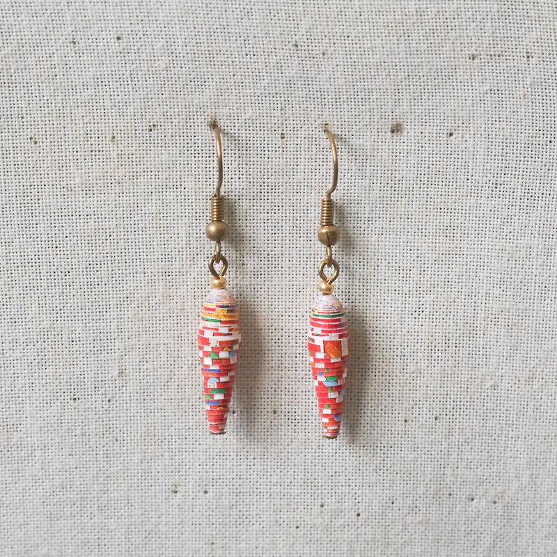 [Small paper/paper art/handmade] Geometric pattern small carrot earrings - Earrings & Clip-ons - Paper Red