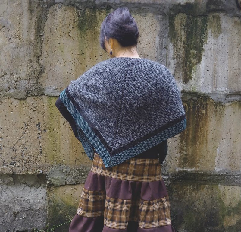 Knitted wool gray shawl, knitted wrap - ผ้าพันคอถัก - ขนแกะ สีเทา