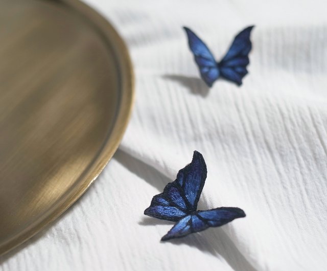 Butterfly Fly ハンドメイド刺繍ピアス - ショップ JING ピアス