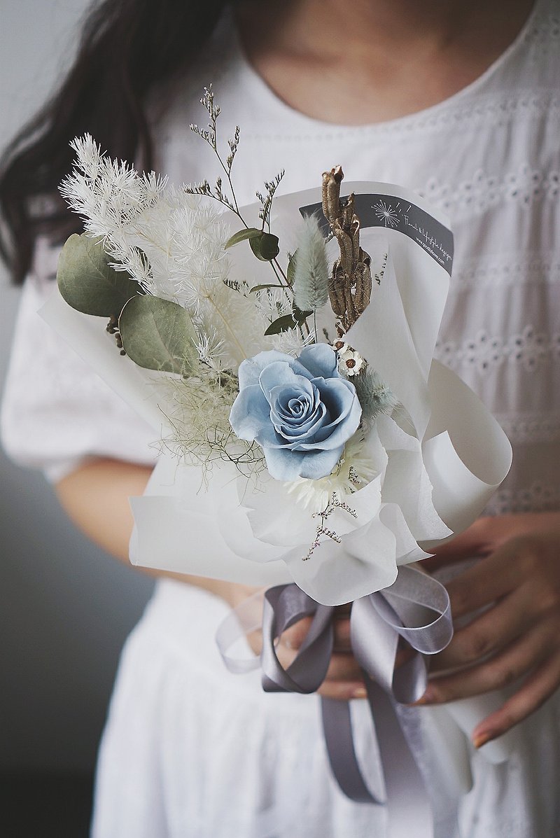 Fascinating eternal rose bouquet _ fog blue Chinese Valentine's Day dry flowers without flowers eternal flowers - Dried Flowers & Bouquets - Plants & Flowers Blue
