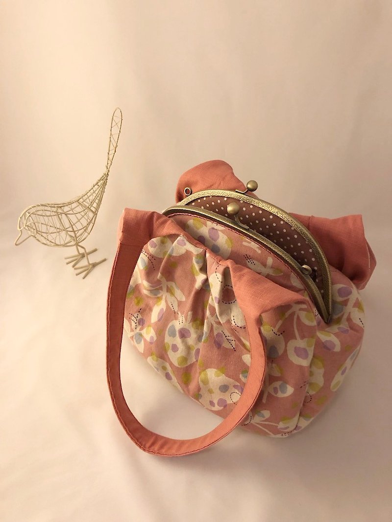 Spring's pink flowers, floating clouds, gold, three-layer gold, mother's day gift - Messenger Bags & Sling Bags - Cotton & Hemp Pink