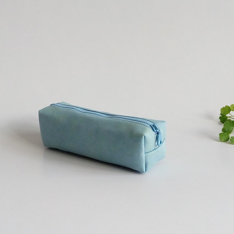 Mother's Day gift box, handmade plant-dyed halo-dyed pencil bag, blue-dyed plant-dyed pencil bag, cultural and creative pencil box - กล่องดินสอ/ถุงดินสอ - ผ้าฝ้าย/ผ้าลินิน หลากหลายสี