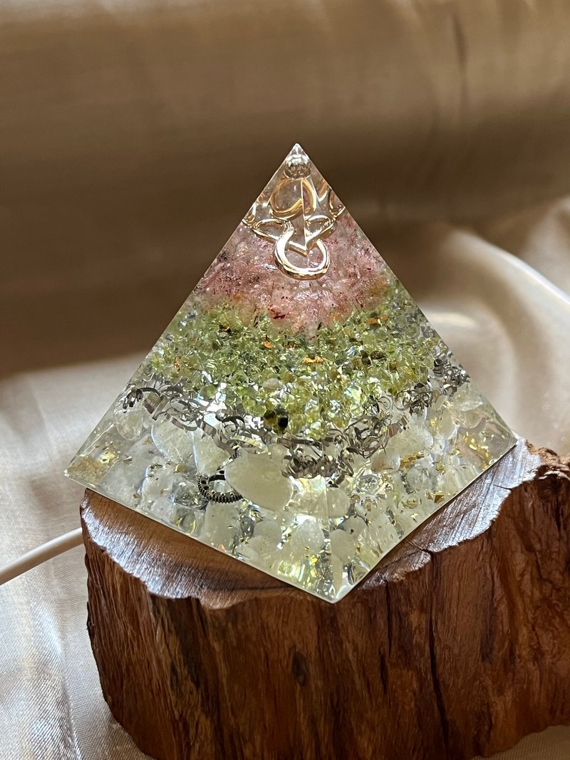 Customized [Ogan Energy Tower] Strawberry Crystal/ Stone/Lemon Yellow-Ogan Pyramid - ของวางตกแต่ง - เรซิน 