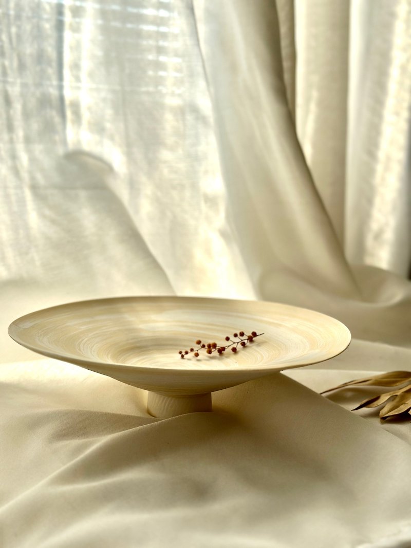 Matt white ceramic vase or plate 22.5cm 霧白釉白陶盛盤或花器 - 盤子/餐盤/盤架 - 陶 