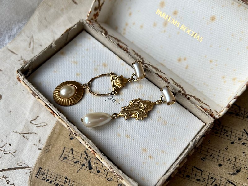 pearl 2 ピアスのみ - 耳環/耳夾 - 銅/黃銅 金色