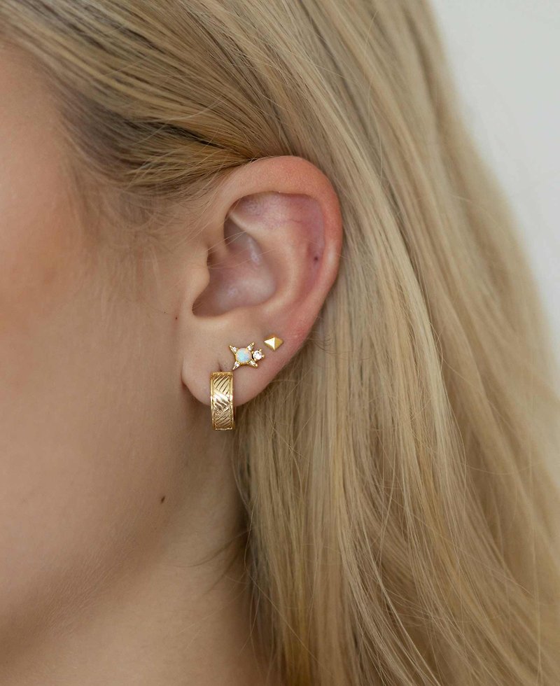 Annette Leaf 14k Gold Stud | Sachelle Collective - Earrings & Clip-ons - Precious Metals Gold