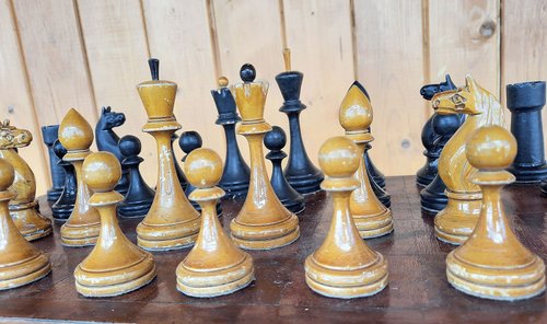 Soviet chess set made of wood produced by Artel -  Portugal